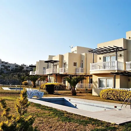 Evoteli Group Turquoise 3+1 Ozel Havuzlu Villa *