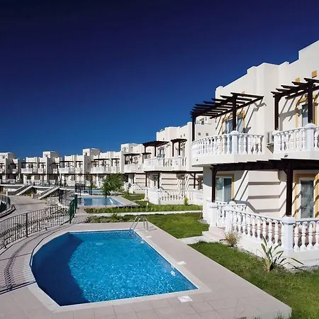 Evoteli Group Turquoise 3+1 Ozel Havuzlu Villa *